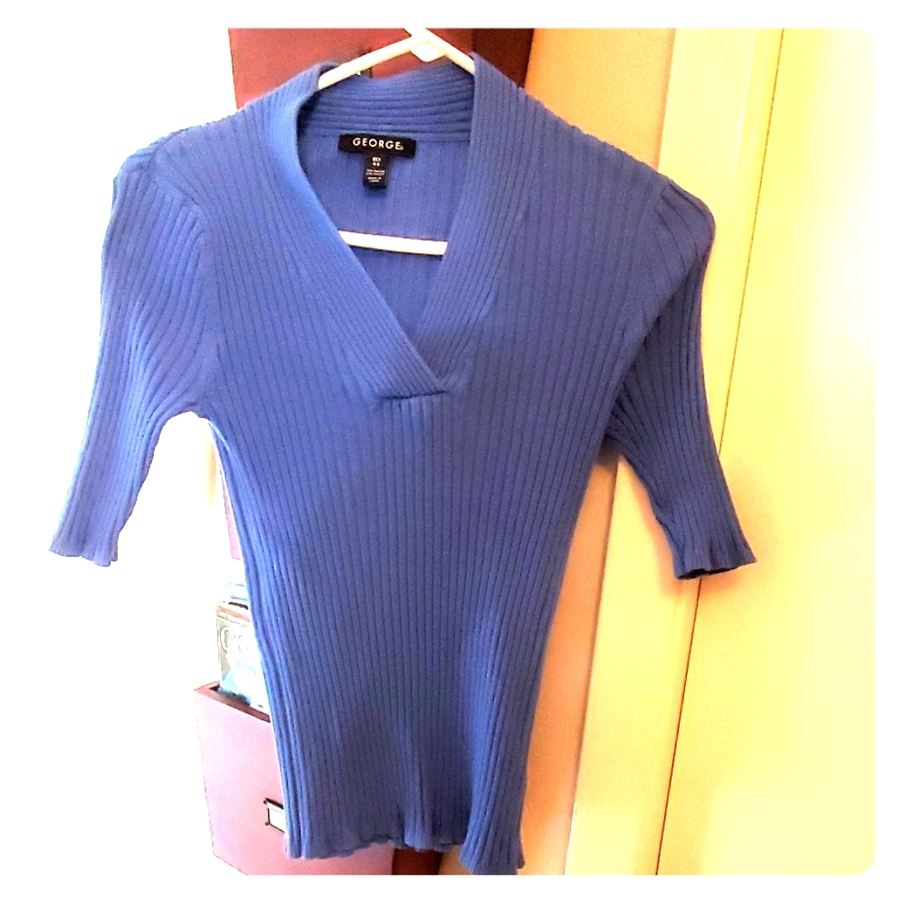 Blue v-neck sweater top